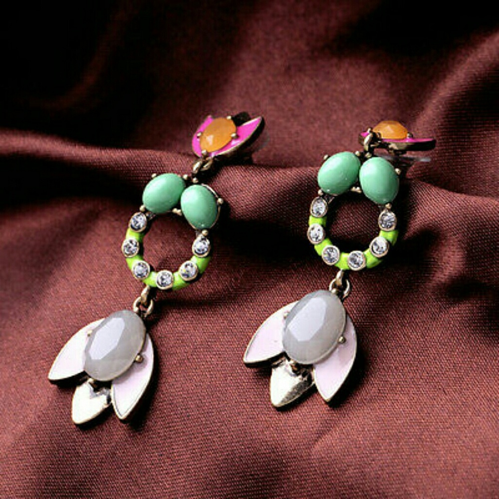 Neon statement earrings - Picture 4 of 4